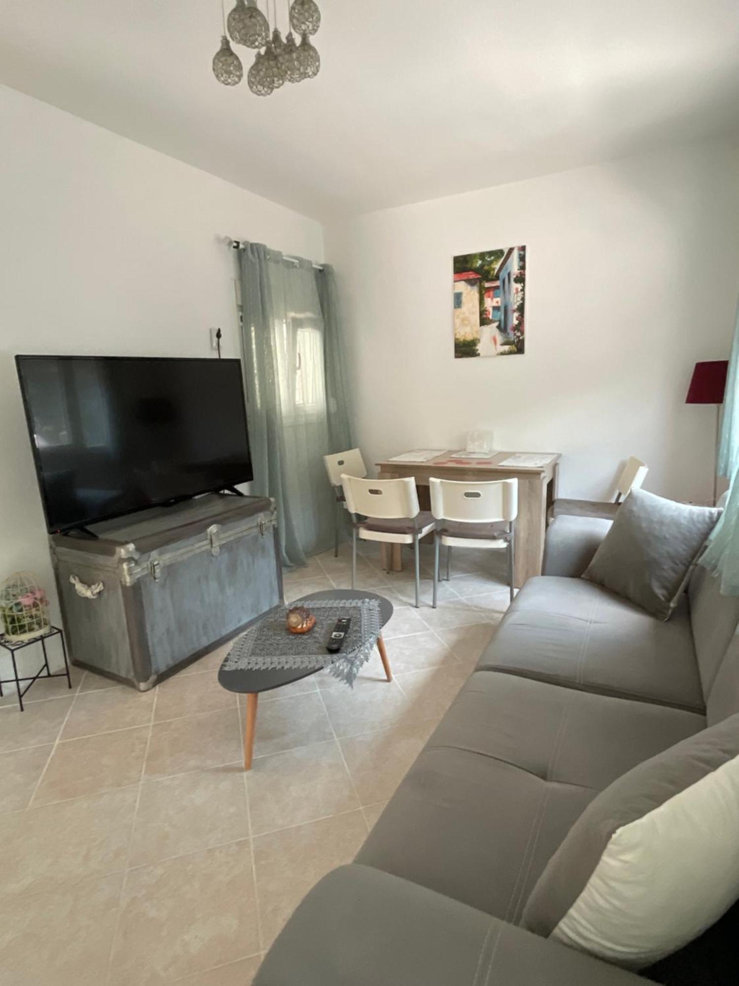 Comfy Myrvalis Apartment Agia Triada  Extérieur photo